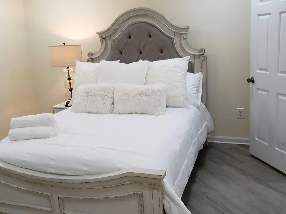 Holiday home Cozy 2 Bedroom Pineville-Matthews Duplex Sleeps 8 Charlotte