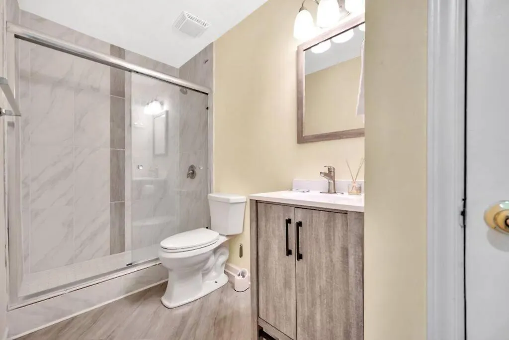 Cozy 2 Bedroom Pineville-Matthews Duplex Sleeps 8 Charlotte 0*,  United States