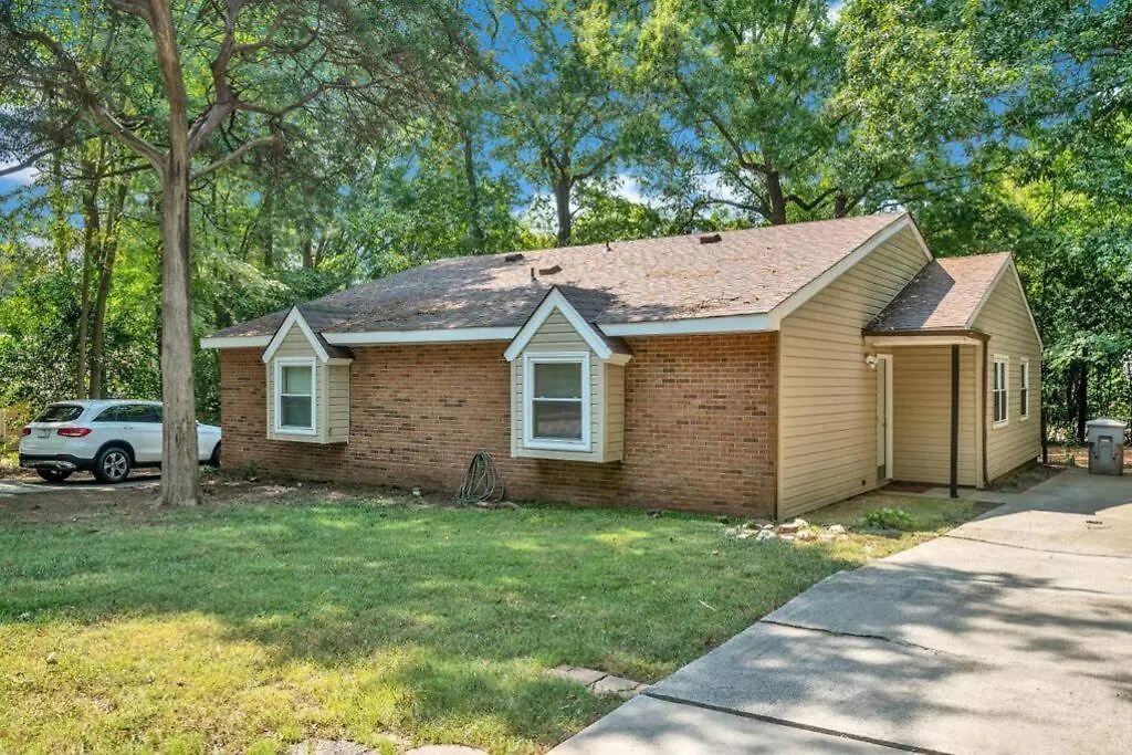 Cozy 2 Bedroom Pineville-Matthews Duplex Sleeps 8 Charlotte United States