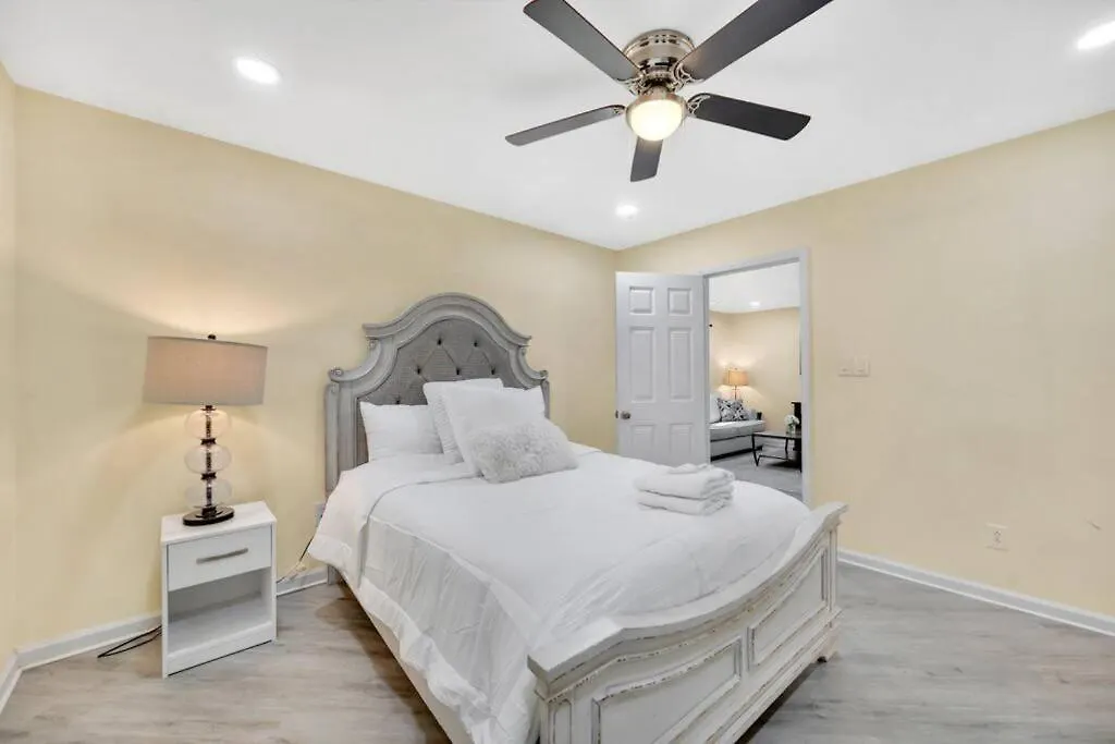 Holiday home Cozy 2 Bedroom Pineville-Matthews Duplex Sleeps 8 Charlotte
